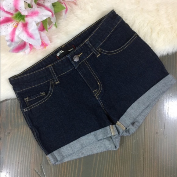 {UOF} BDG Shortie High Rise Cuffed Denim Shorts - Picture 1 of 8